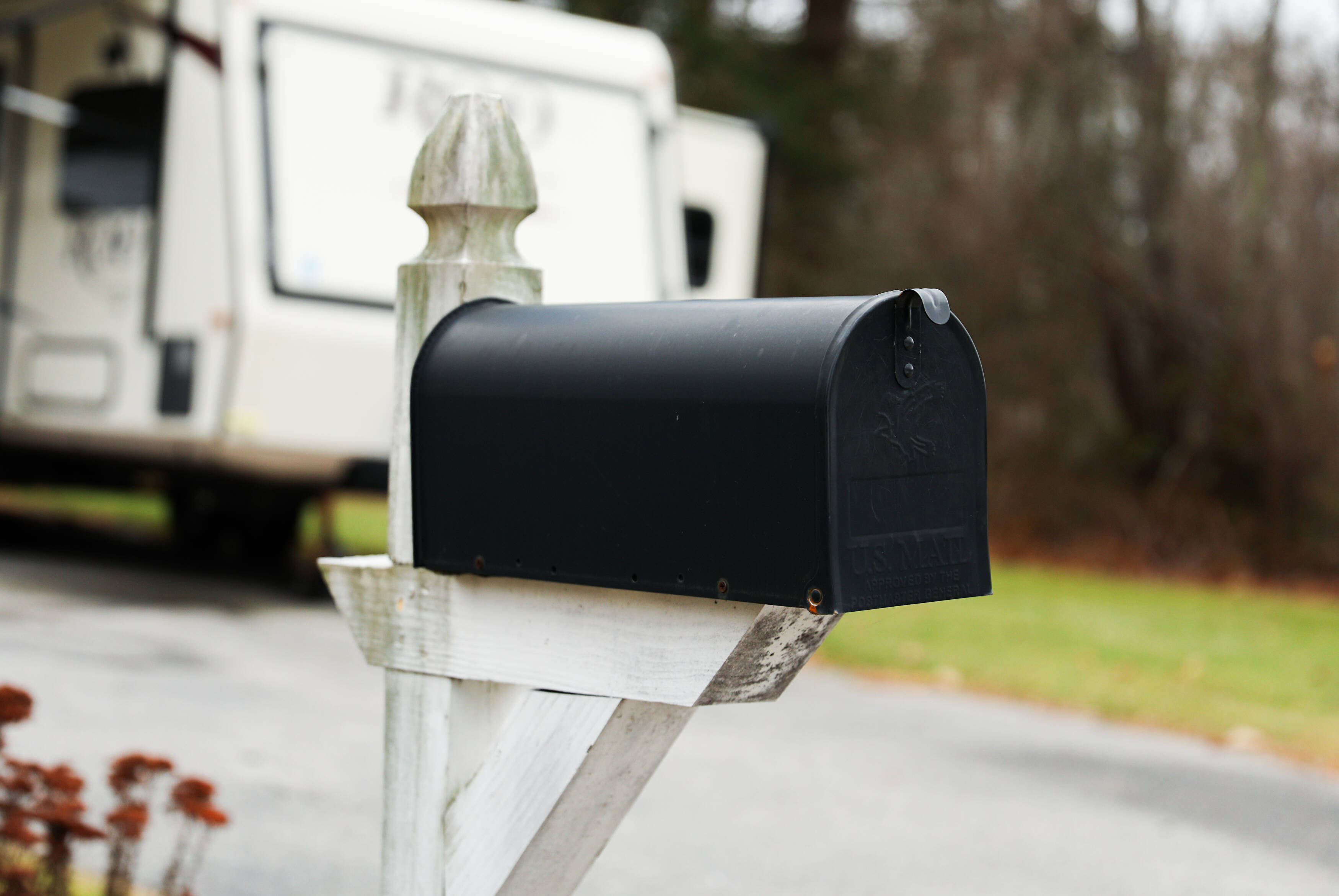 What is EDDM vs Direct Mail?